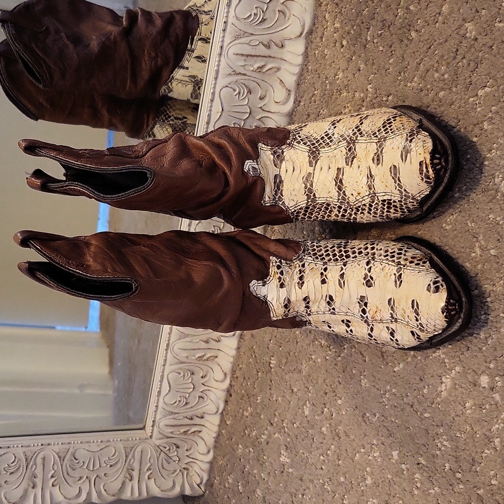 Vintage Dingo Made in the USA Snake Skin Cowboy Boots with Toe Tips - Picture 2 of 16